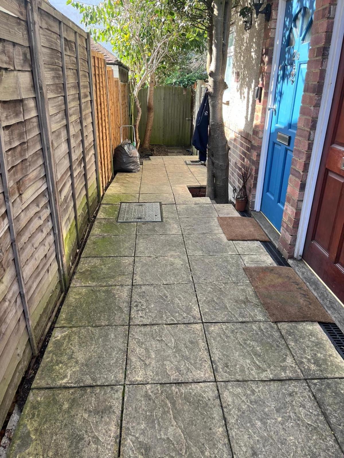 Super Convenient For - Large 2 Double Bed 30 Seconds Walk To Platform Train Station And 19 Mins To Waterloo Londra